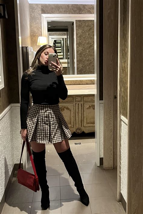 I loooooooooove thigh high boots! : r/bootfetish