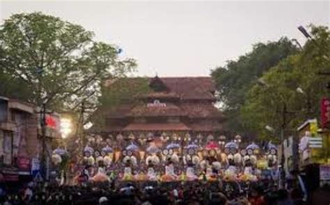 Thrissur Pooram 2024 Thekkinkadu Maidanam, India - Venue, Date & Photos
