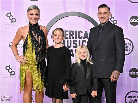 Pink Strips Down for an Outdoor Shower While on Vacation