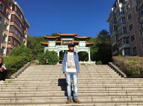 王崇峰到双鸭山市第二中学指导返校复学工作-双鸭山市岭东区人民政府