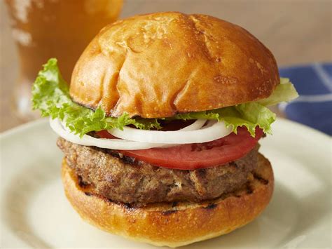 How Many Eggs Per Pound of Ground Beef For Juicy, Flavorful Burgers?