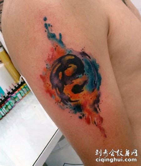 大臂阴阳八卦符号水彩风格纹身图案(图片编号:186282)_纹身图片 - 刺青会