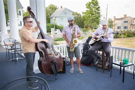 The Parlor Bar | Rockport MA Restaurant | The Emerson Inn