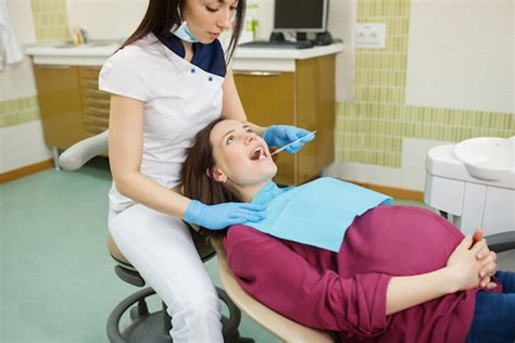 孕妇牙龈出血、牙齿松动怎么办？可以正常看牙医吗？看看美国牙医协会（ADA）怎么说 | 美国妈妈网