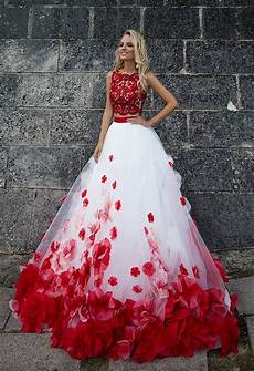 Images Of White Wedding Dresses by Fashion And White Wedding Dress Two Images Of White Wedding Dresses