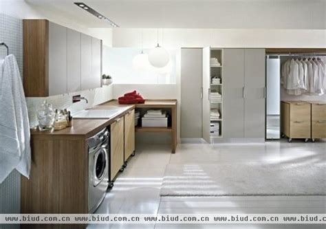 洗衣房百搭设计，紧凑空间依然干净整洁 - 家居装修知识网