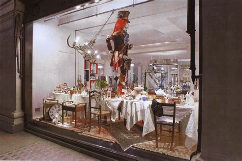 Storefront Window Display Ideas 的图像结果