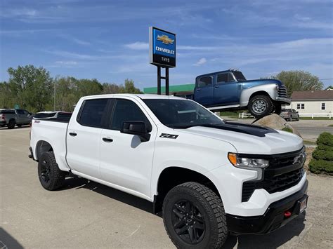 New 2023 Chevrolet Silverado 1500 LT Trail Boss Crew Cab Pickup in Blairstown IA, Belle Plaine ...