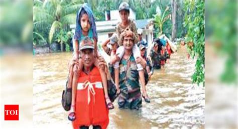 Kerala Flood: Southern Command troops rescue 8,000 people in flood-hit ...