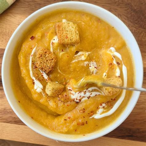 Healthy Butternut Squash Soup {133 Calories per cup} - Health Beet