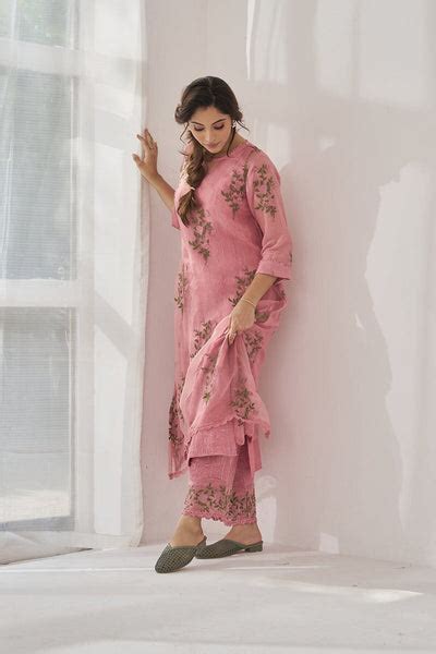 GULABSA BAANO-set of 3( kurta, pant & dupatta) - Naaz By Noor