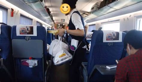 高铁上的餐车,一般在第几节车厢?在高铁上吃饭需要注意什么?|高铁|餐车|车厢_新浪新闻