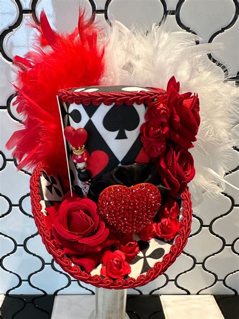 Pin by Patty Mowery on Dazzling Designz Mini Top Hats | Alice in ...