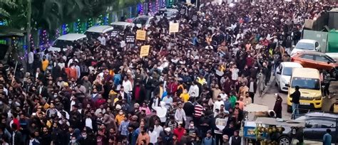 Patna Police use water cannons to disperse BPSC protestors - IBTimes India