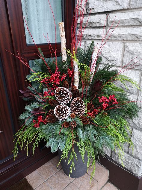 Transform your front porch with stunning diy christmas planters – Artofit