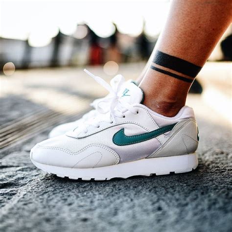 nike outburst women's shoe,www.npssonipat.com