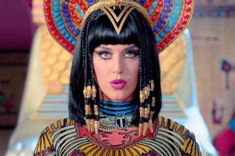 Katy Perry featuring Juicy J "Dark Horse" Music Video | HYPEBEAST