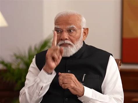 "My flag became my guarantee": PM Modi on Indian students brought back ...