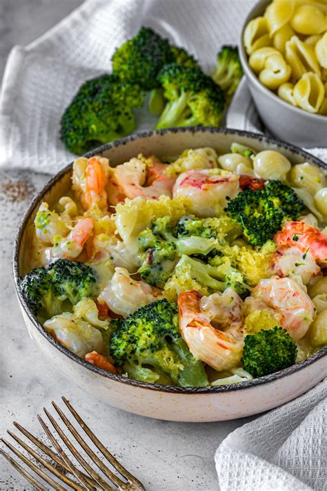 Broccoli and Shrimp Alfredo - CheekyKitchen