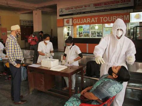 Maharashtra passengers Checking and RT-PCR test of about 150 passengers ...