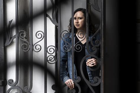 Nayeli García presenta su primera novela, Araneae