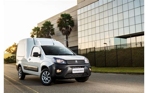 PEUGEOT REVELA O 9X8, ESTRELA DA WEC 2024, COM DESTAQUES PARA PINTURA E ...