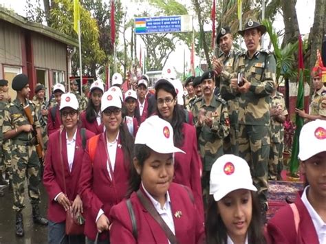 Paramilitary forces organise National Integration tours for students ...