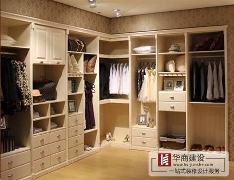 选择实木颗粒板定制衣柜可以吗-上海拉迷家具