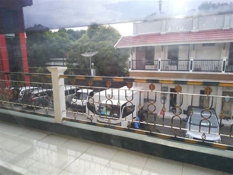 HOTEL RATNA TUBAN (Bali) - Inn Reviews, Photos, Rate Comparison ...