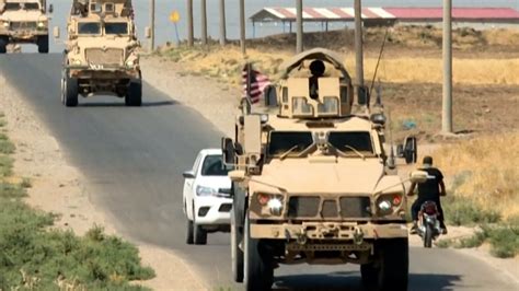 美军疯狂掠夺叙利亚石油，一周出动300多辆油罐车盗油_腾讯视频