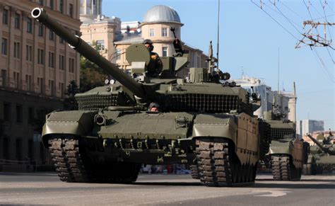 钢铁洪流回来了：俄最新一批T-90M坦克交付，性能远超基本型_凤凰网军事_凤凰网