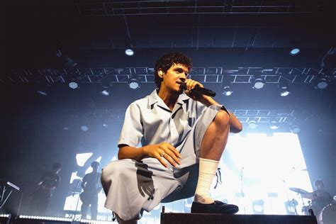 Omar Apollo's Philly show will make you cry and then make you dance ...