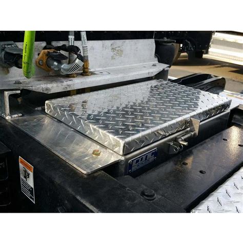 Aluminum Diamond Plate Battery Box - Raney's Truck Parts