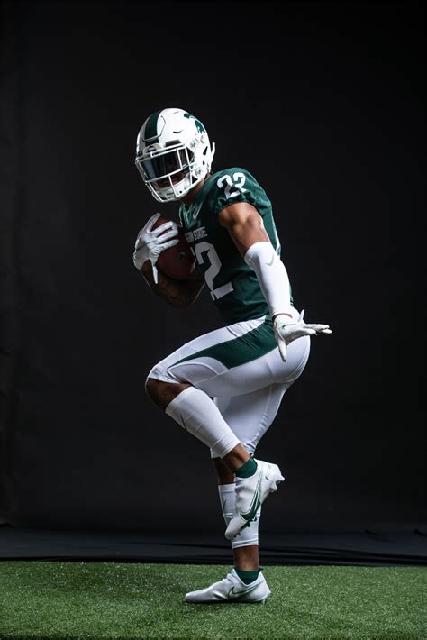 Discover 260 Media Day Poses ideas on this Pinterest board | sports ...