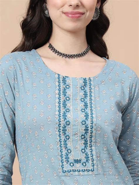Blue Ethnic Motifs Thread Work Straight Kurta Trouser And Dupatta Set ...