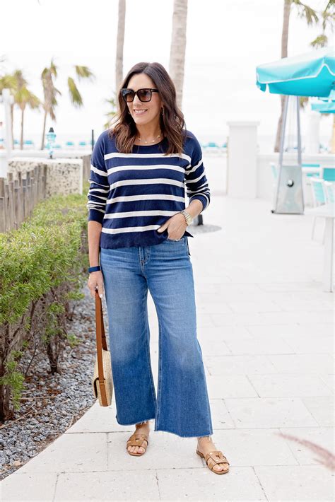 What to Wear with Wide-Leg Jeans This Summer: Outfit Ideas & Styling ...