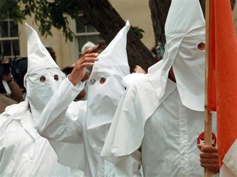 Wirbel um Kostüme: Der Ku-Klux-Klan auf dem Faschingsumzug - Schweiz ...