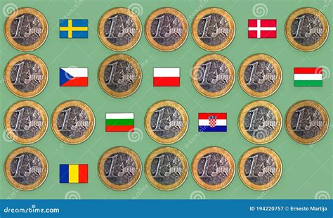 Moedas De Euro Com Os 28 Países Que Constituem a União Europeia Com Os ...