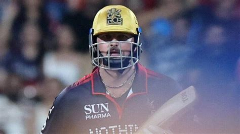 IPL 2026: Tim David irks on-field umpires with ball-testing antics ...