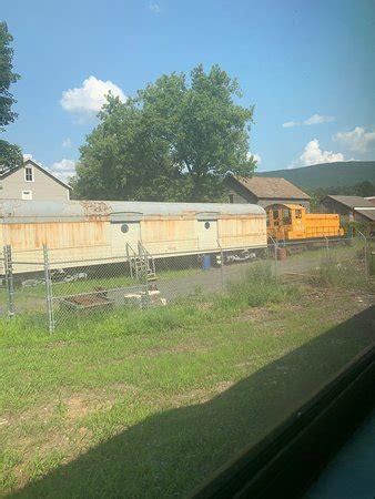 HOOSAC VALLEY TRAIN RIDE (North Adams) - What to Know Before You Go
