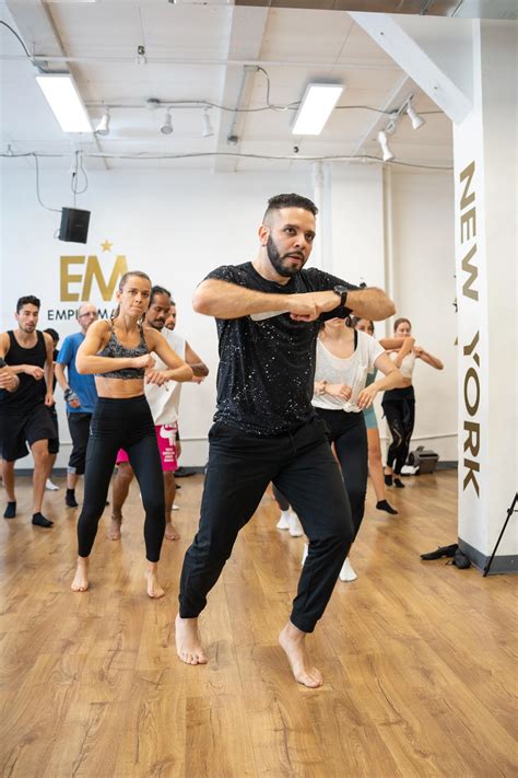 Beginners Mambo Lessons 的图像结果