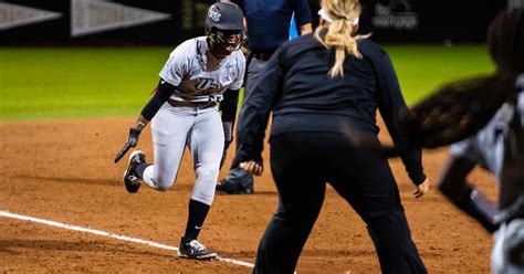 2024 UCF Knights Softball Preview - Black & Gold Banneret