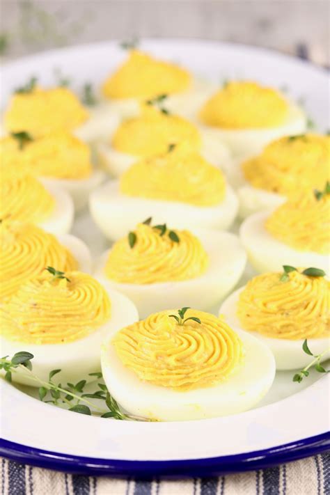 Simple Deviled Eggs Recipe