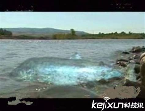 旅游团在长白山09年拍摄到的天池水怪照片【转图文】_神秘动物学吧_百度贴吧