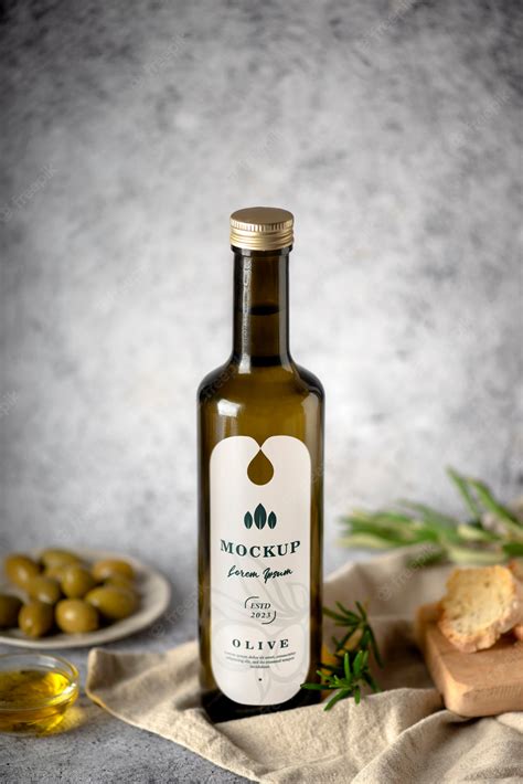 Premium PSD | Olive oil bottle mockup