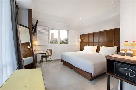 KAMPI HOTEL TUNJUNGAN (Surabaya, Java) - Hotel Reviews, Photos, Rate ...