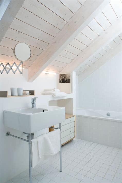 How to Turn a Small Bathroom into a Storage-rich Space Easily? | homify