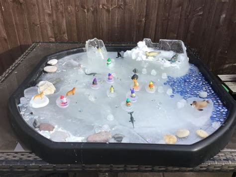 Play in the Snow 的图像结果