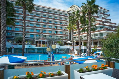 HOTEL INDALO PARK (Santa Susanna) - Hotel Reviews, Photos, Rate ...