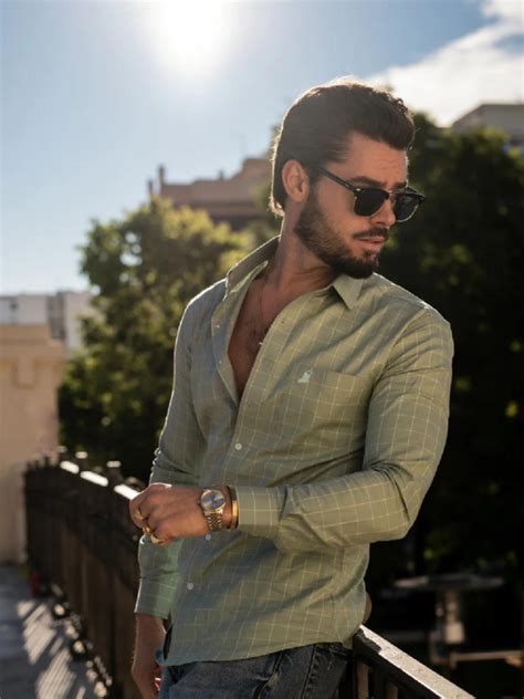 Enhance Your Fashion with Popular Sunglasses for Men: Embrace the Sun ...